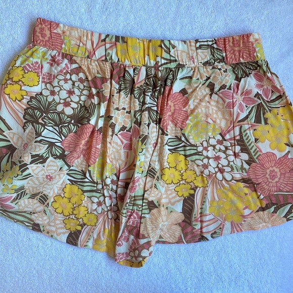 Roxy Midnight Avenue Relaxed Fit Printed Shorts NWT - Picture 3 of 5